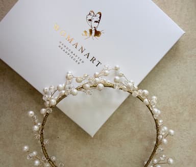 Pearls& Crystals Tiara 