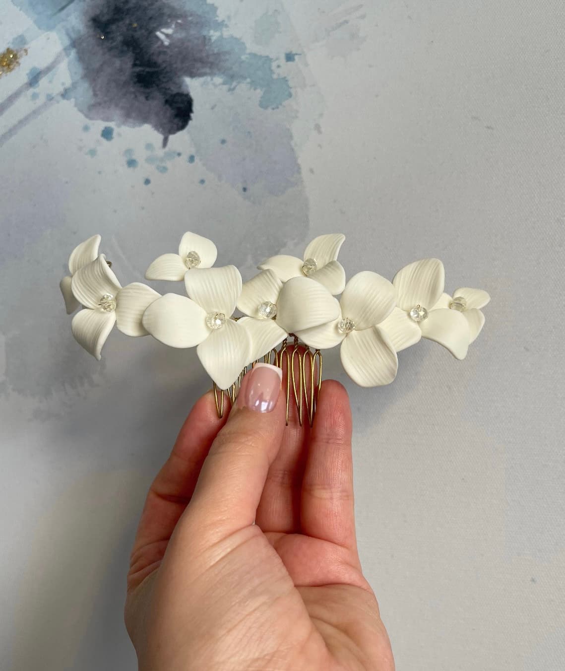 White Floral Comb
